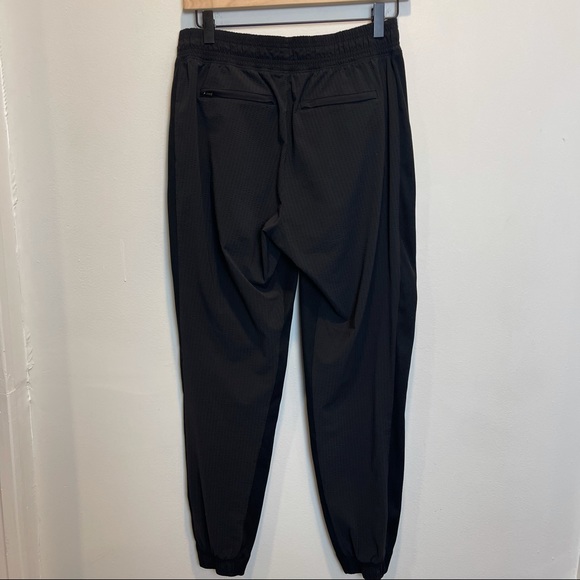 ATHLETA- Textured Brooklyn Jogger Black - Picture 4 of 9